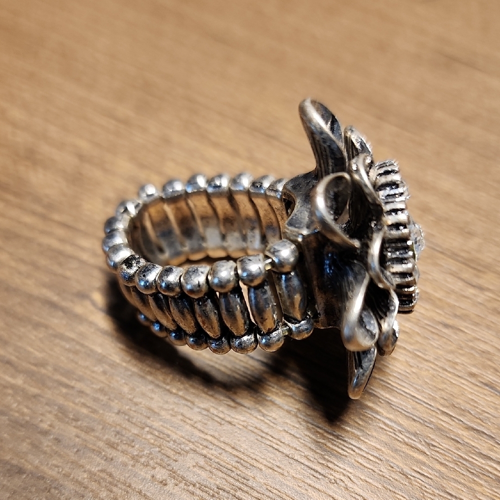 Silver Starburst Crystal Statement Ring - image 2